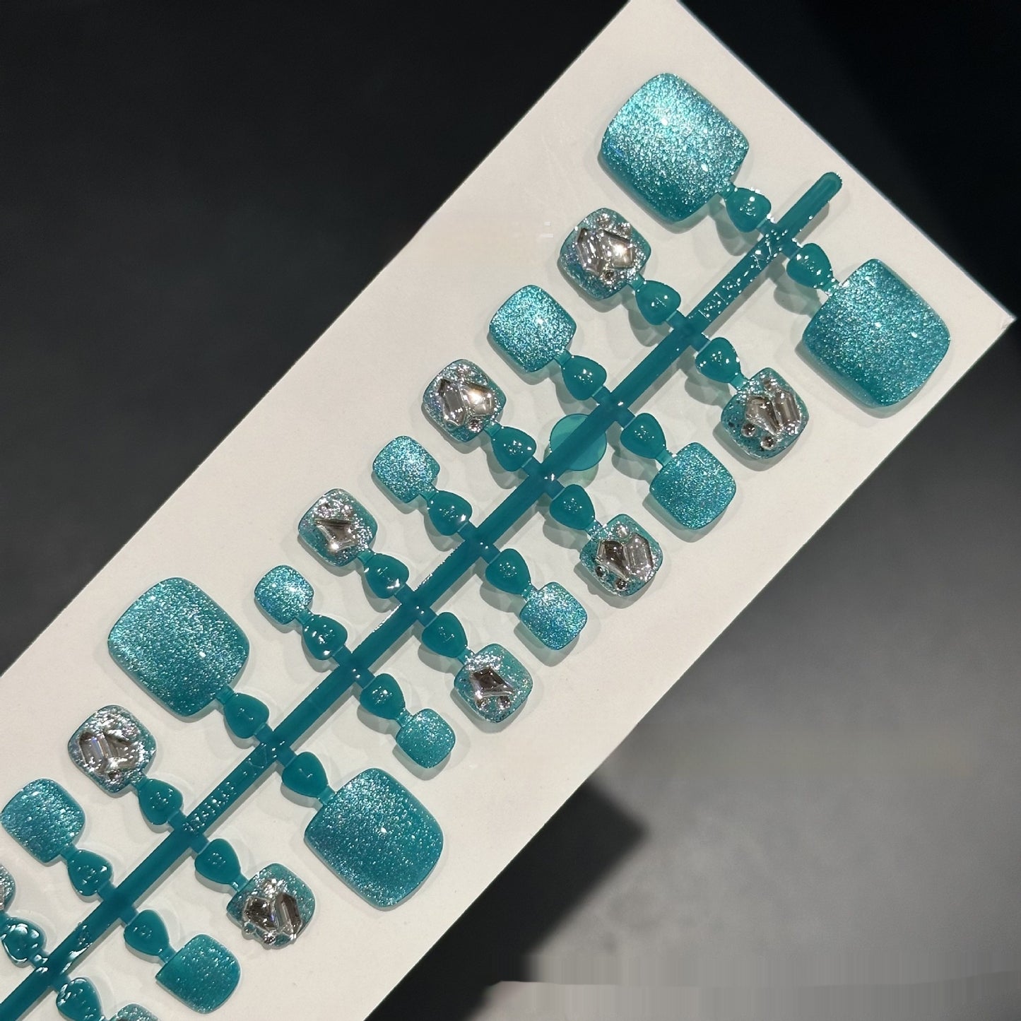 Toenail Wear Armor Blue With Diamond Finished Product